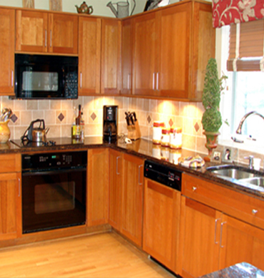 Kitchen Remodeled to Fit in Client's Budget